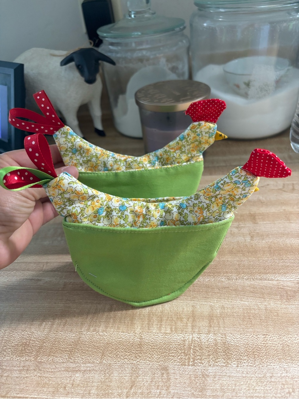 Beautiful handmade chicken mittens hot pots holders